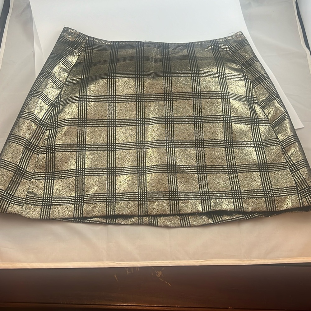 Urban Outfitters - gold with black plaid skirt with front pockets. Size Small. - Picture 1 of 2